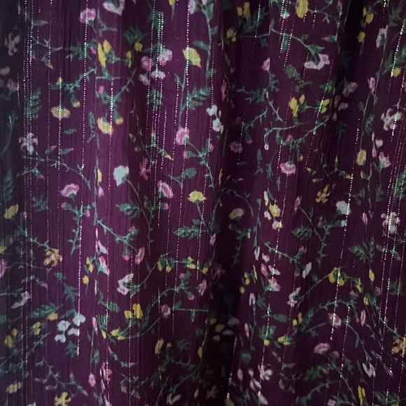 Cute ruffle dress. - Picture 4 of 4